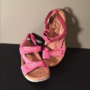 Earth Origins Leather Upper Size 6 Pink